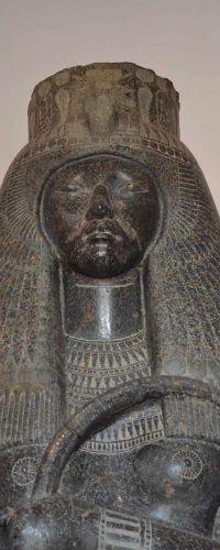 Statua della regina Tuia, sposa di Sethi I e madre di Ramesse II