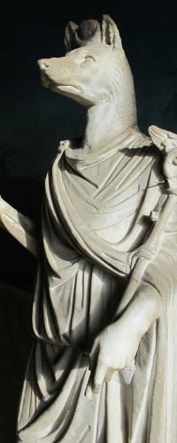 Statua del dio Anubi
